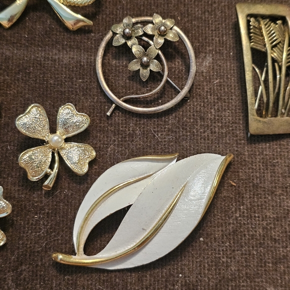 Vtg Gold Silver Tone Figural Brooch Lot Some Signed - Picture 5 of 15